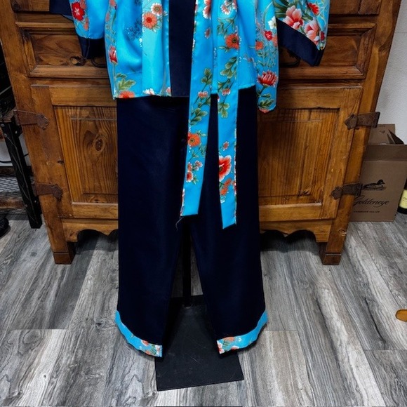 Vintage Made in Japan Floral Kimono Pajama Set Blue Navy Satin Loungewear Medium - Picture 2 of 8